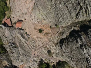 fotografia aérea do parque icnológcio de penha garcia